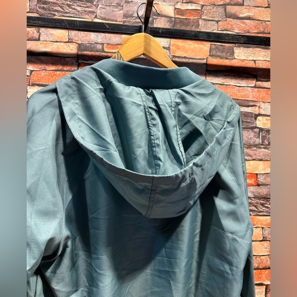 Uppers - Picture 6 of 8